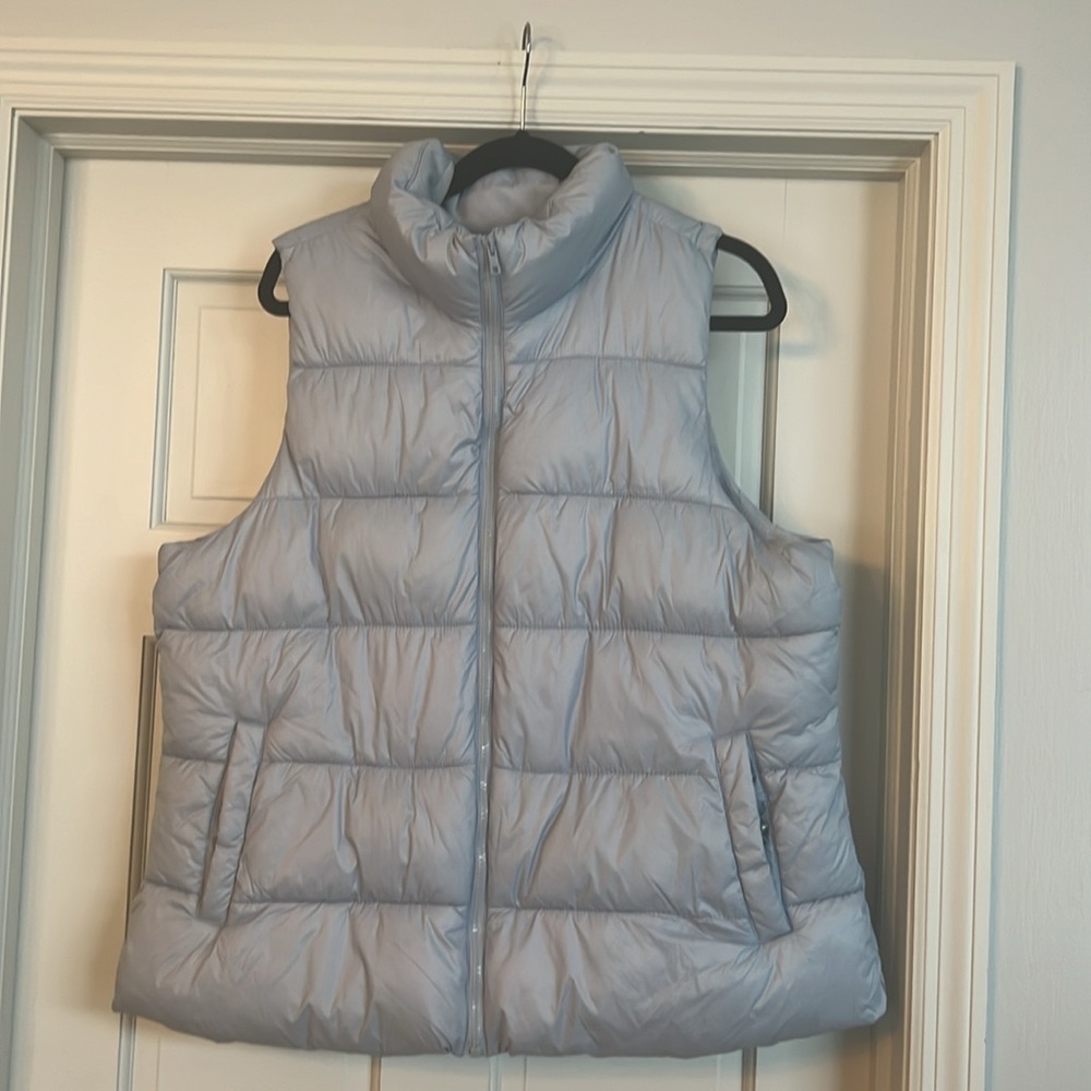 Old Navy Puffer Vest-Gray-size XL